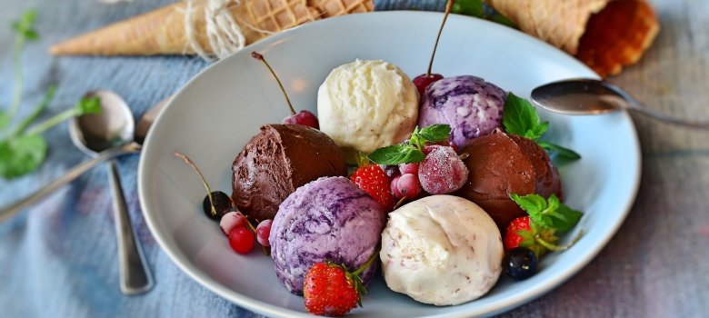 Eisschüssel mit Obst Eisschüssel mit Obst
