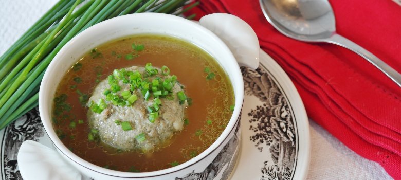 Soup with liver dumpling