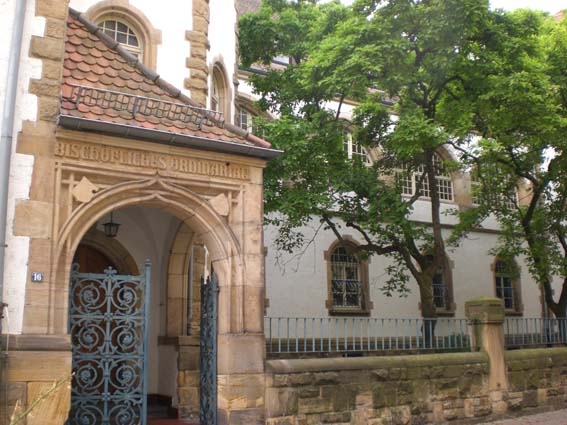 Eingang Bischöfliches Ordinariat