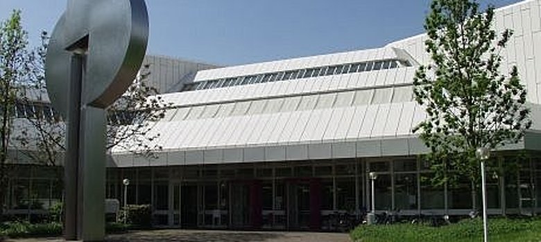 Landesbibliothekszentrum EIngang