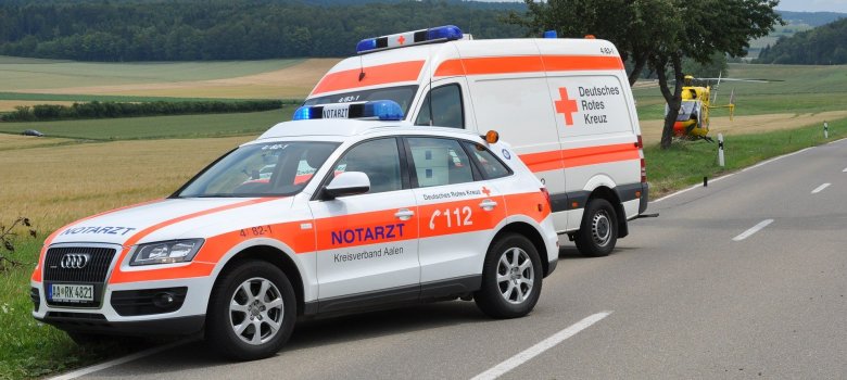 Geparkte Rettungswägen
