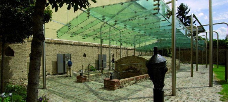 Jewish courtyard entrance to the Jewish bath