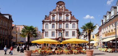 Straßencafé vor der Alten Münze