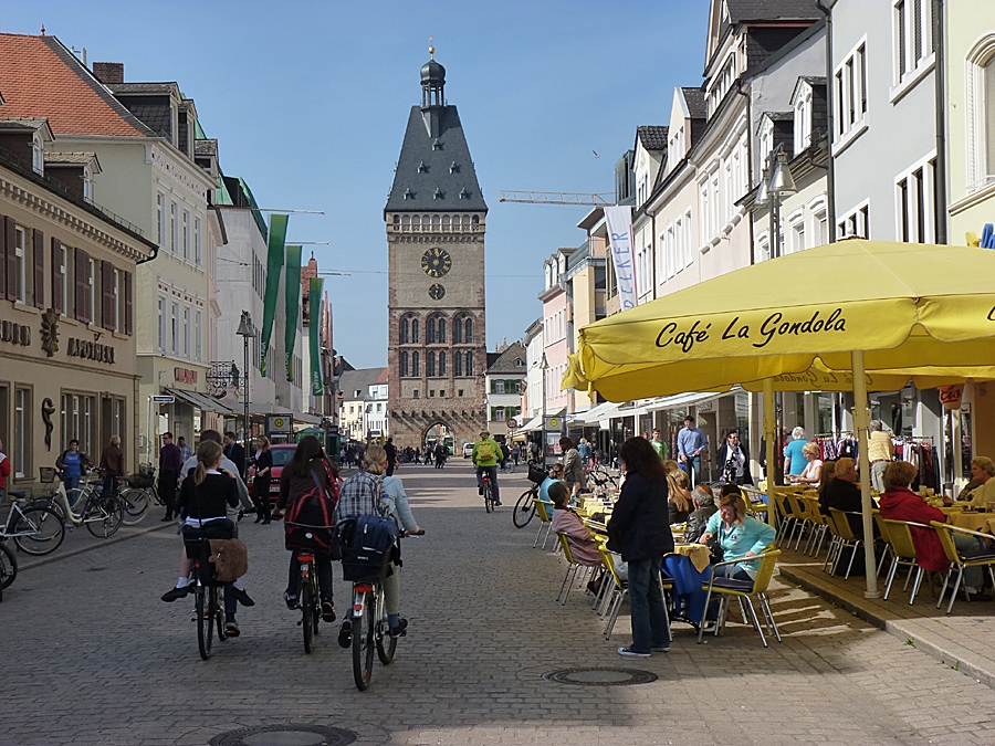 Cyclists on Maximilianstrasse