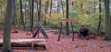 Barfußpfad Waldspielplatz