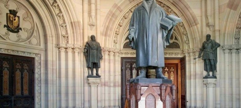 Lutherstatue in der Gedächtniskirche