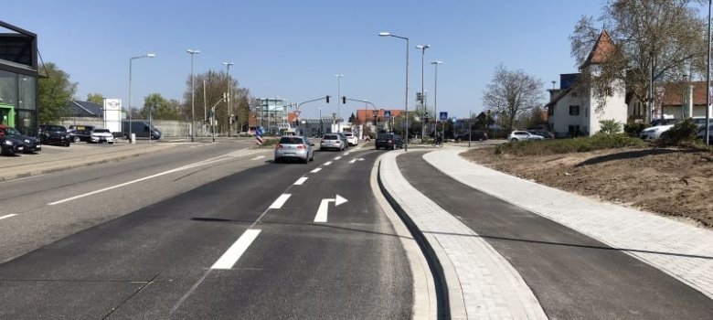 Rechtsabbiegestreifen nach Umbau Rechtsabbiegestreifen nach Umbau