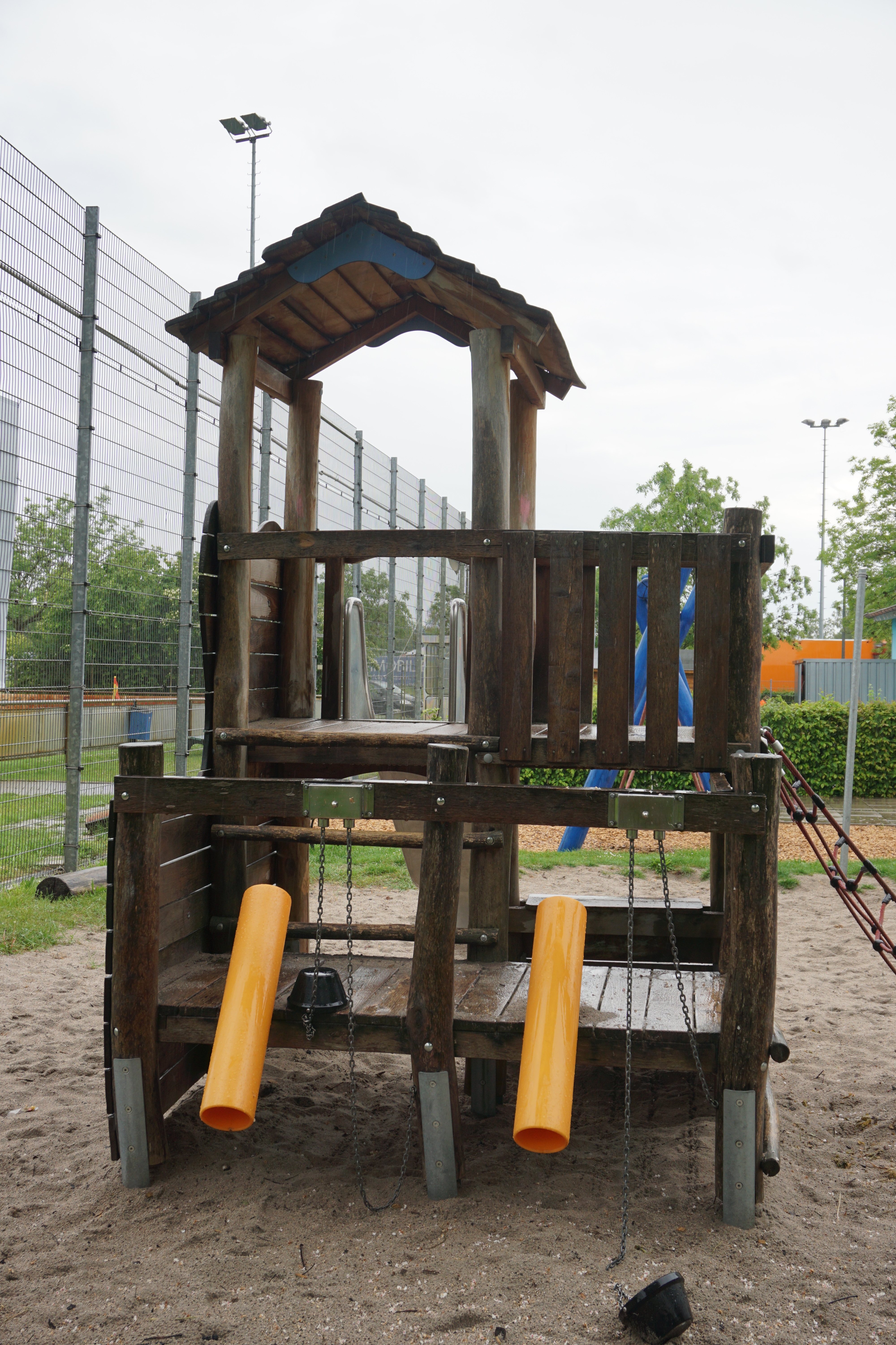 Rückansicht des Klettergerüstes