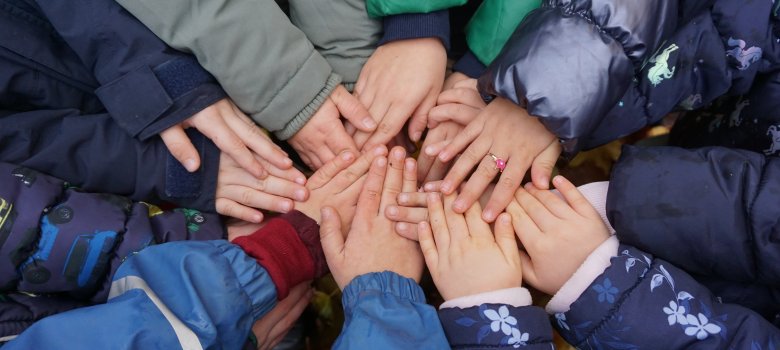 Zusammengelegte Hände Zusammengelegte Hände