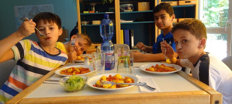 Kinder beim Essen
