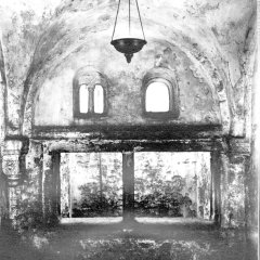 Vorraum der Mikwe mit Fenstern zum Badeschacht, aufgenommen in den 1930er Jahre.