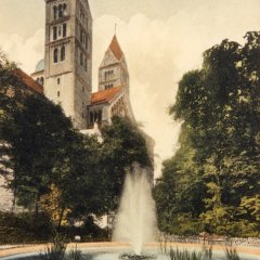 Ansichtskarte einer "Fontaine in der Domanlage", datiert auf 1908.