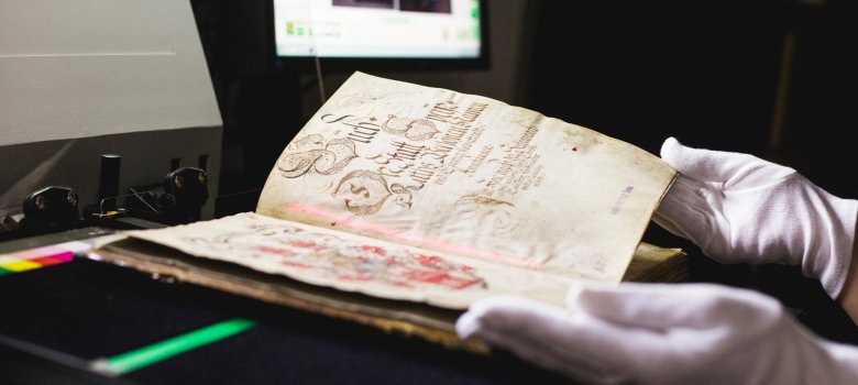 Archivalie auf Scanner hier sollte das Bild einer Archivalie auf einem Scanner zus ehen sein