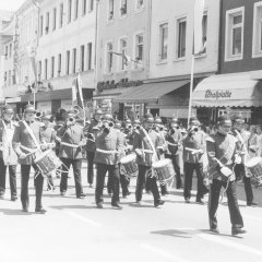 Eine nostalgische Musikkapelle beim Festzug durch die Maximilianstraße 1984.