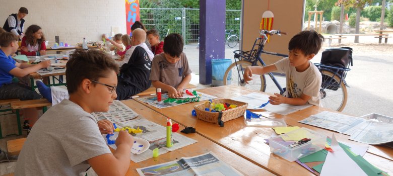 Bastelnde Kinder Sommerfreizeit 2019