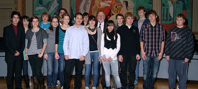 Gruppenfoto des Jugendstadtrates bei seiner Konstituierung