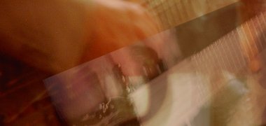 verzerrtes Gitarrenspiel verzerrtes Gitarrenspiel