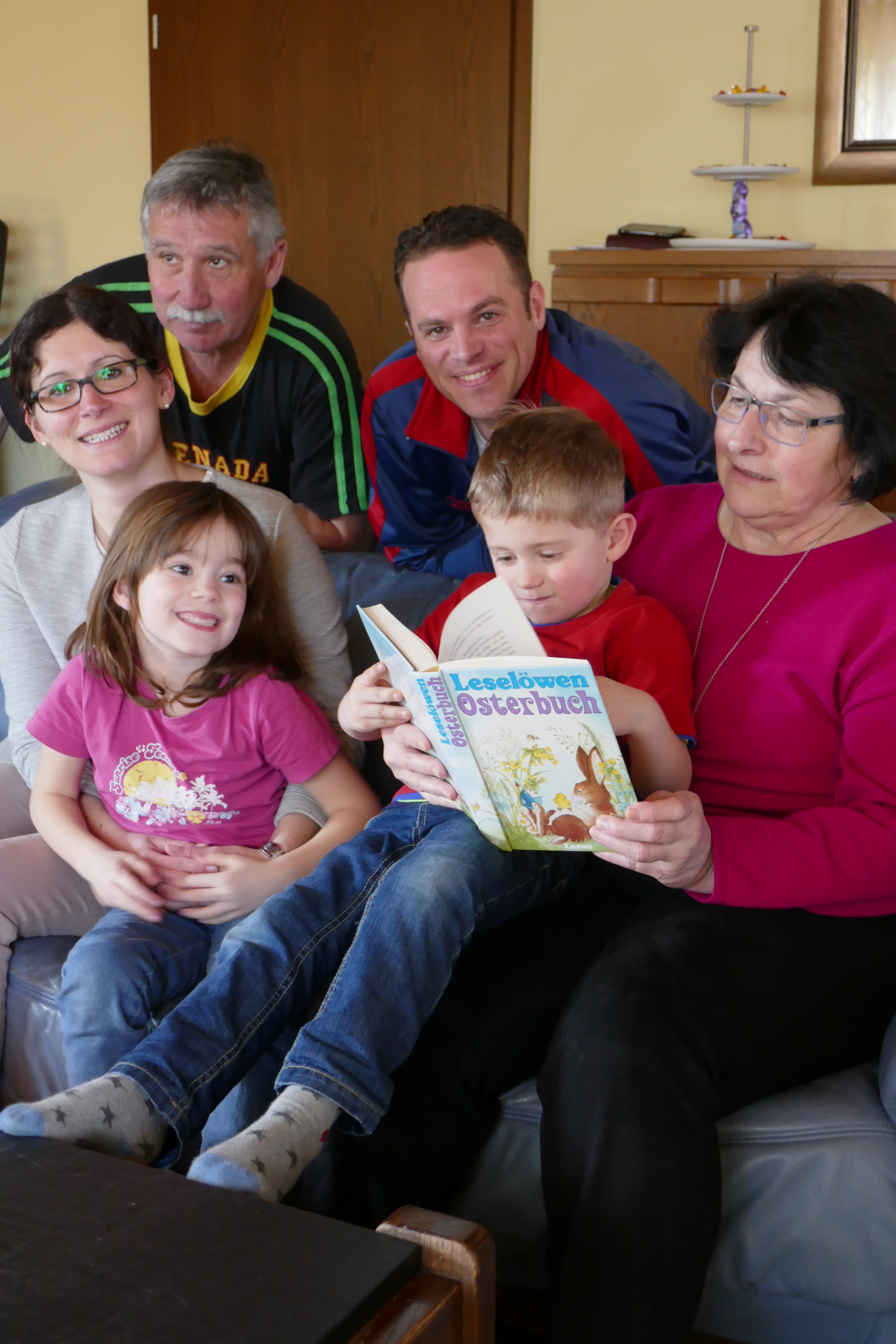 aktiv dabei 2 - 2018 Sandra und Sebastian Nuber mit den Kindern Nele und Matz und den Großeltern Gabi und Peter Hoffmann