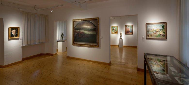 Exhibition rooms on the ground floor of the Purrmann House