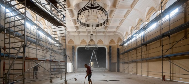Blick in den Großen Saal im Obergeschoss während des letzten Bauabschnitts, August 2020 Blick in den Großen Saal im Obergeschoss während des letzten Bauabschnitts, August 2020