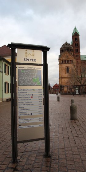 Touristische Wegweiser