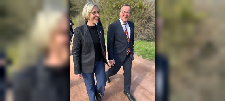 Verteidigungsminister Boris Pistorius im Dialog mit Oberbürgermeisterin Stefanie Seiler im März 2026 bei seinem Besuch in Speyer