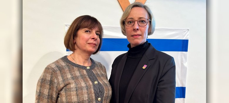 Oberbürgermeisterin Stefanie Seiler gemeinsam mit Marina Nikiforova, Geschäftsführerin der Jüdischen Kultusgemeinde der Rheinpfalz