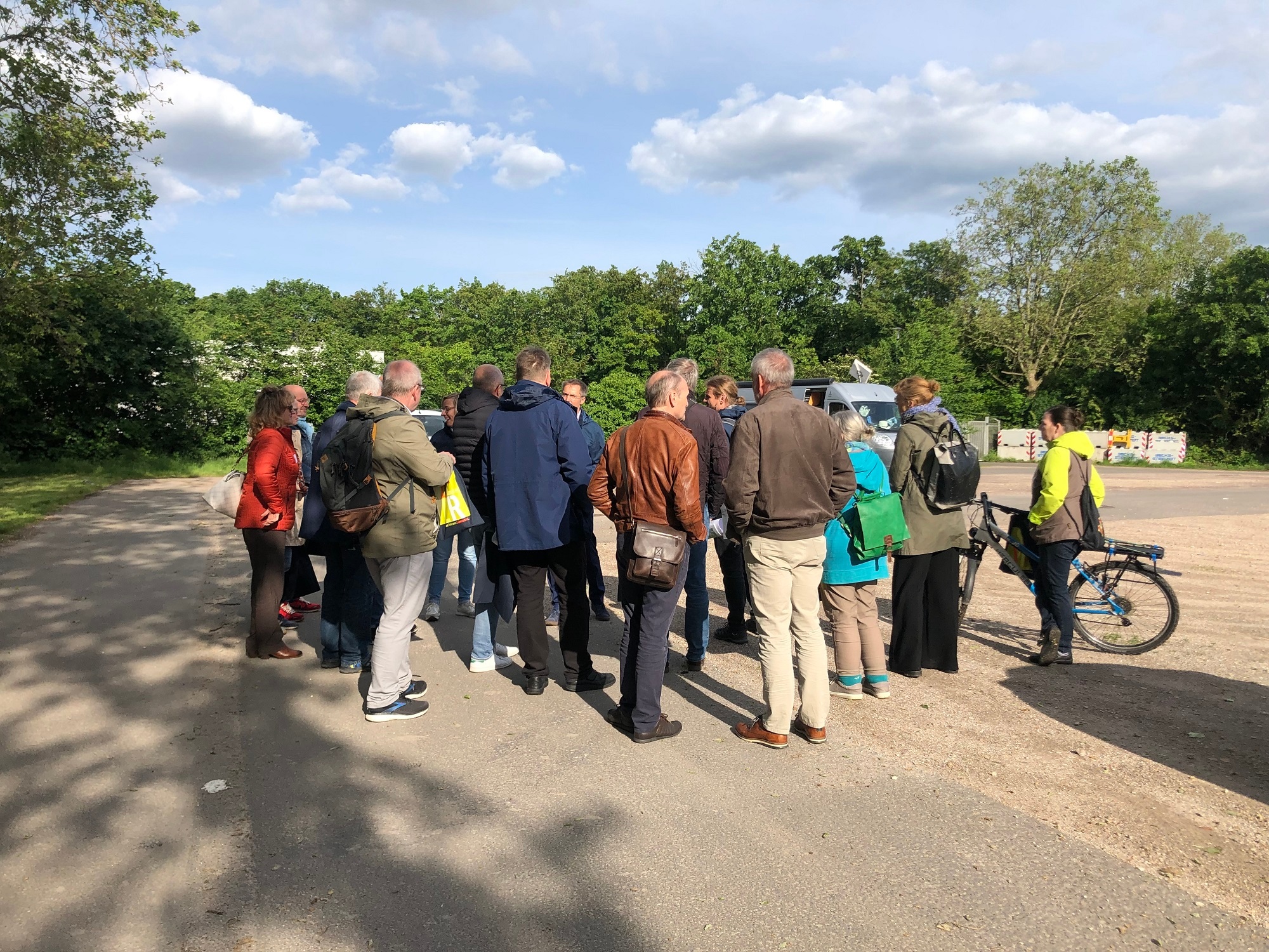 Teilnehmende des ersten Stadtrundgangs zum „Verflechtungskonzept Innenstadt“ am 16. Mai 2023