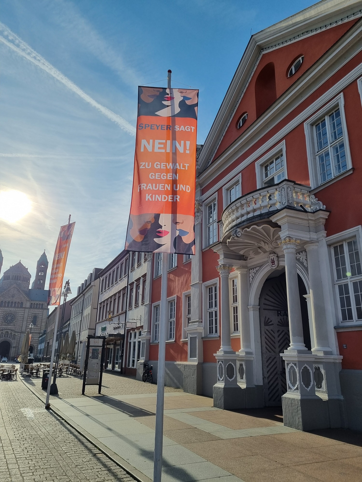 Beflaggung Aktionswoche "Speyer sagt NEIN zu Gewalt gegen Frauen und Kinder" 2023