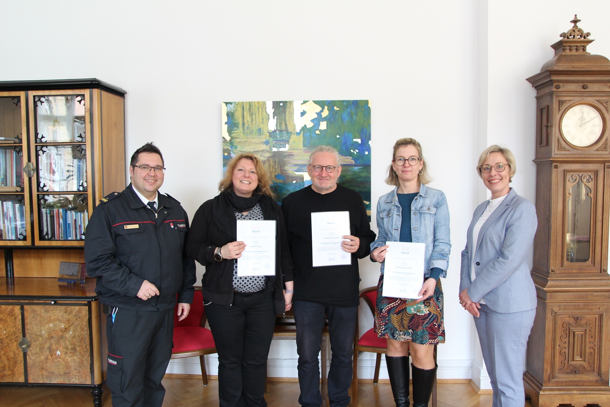 Peter Eymann, Christine Lincke, Dr. Armin Schlechter, Simone Heimann und Oberbürgermeisterin Stefanie Seiler (von links nach rechts)