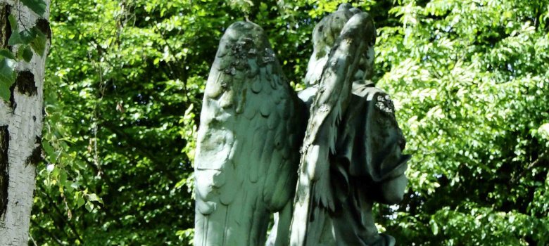 Engelsstatue auf dem Speyerer Friedhof Engelsstatue auf dem Speyerer Friedhof