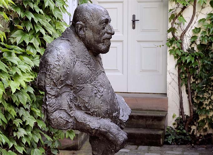 Portaitstele Hans Purrmann, Bronze, Wieland Förster