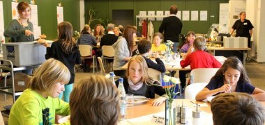 Gemeinsame Mahlzeit in der Quartiersmensa Q+H