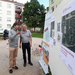 Die Projektverantwortlichen Hahn (li.) und Schwendy (re.) der Sozialen Stadt Speyer-West im Gespräch über die weiteren Maßnahmen