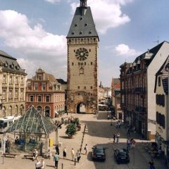 Blick auf Postplatz und Altpörtel