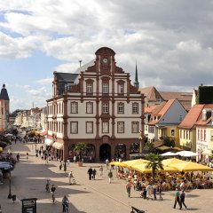 Blick auf die alte Münze in der Maximilianstraße