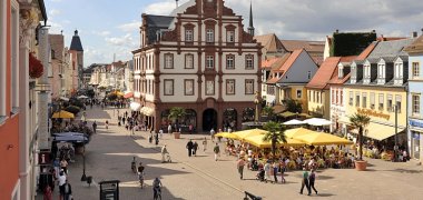Blick auf die alte Münze in der Maximilianstraße