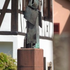 Nikolaus Skulptur von Wolf Spitzer an der Sonnenbrücke