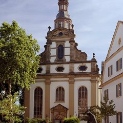 Dreifaltigkeitskirche mit Jakobspilger