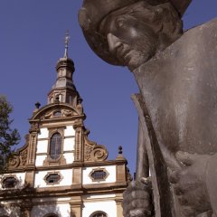 Dreifaltigkeitskirche mit Jakobspilger