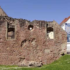 Mauerreste der mittelalterlichen Sysnagoge im Judenhof
