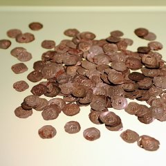 Münzen aus dem Schatz von Lingenfeld im Museum "SchPIRA"