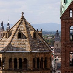 Kaiserdom, dahinter das Altpörtel