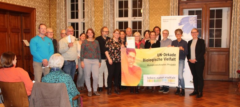 Auszeichnung der Bienenintiative durch Oberbürgermeisterin Stefanie Seiler