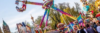 Hochfahrgeschäft Hochfahrgeschäft